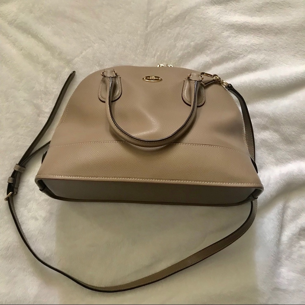 Coach alma style bag with detachable strap